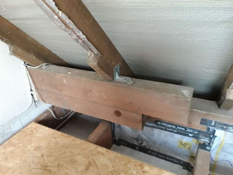 BAU.DE / BAU-Forum: 1. Bild zu Frage "Dampfbremse um Kehlbalken verlegen: Sparrenpfettenanker abdichten – Tipps & Tricks?" im BAU-Forum "Ausbauarbeiten" BAU.DE / BAU-Forum: 1. Bild zu Frage "Dampfbremse um Kehlbalken verlegen: Sparrenpfettenanker abdichten – Tipps & Tricks?" im BAU-Forum "Ausbauarbeiten"