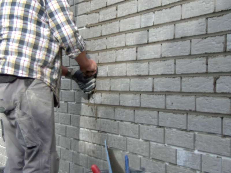 BAU.DE / BAU-Forum: 2. Bild zu Antwort "Haus verklinkern: Systemaufbau, Lastabtrag & Fundament-Alternativen" auf die Frage "Haus nachträglich verklinkern: Kosten, Dämmung & Alternativen zum Putz?" im BAU-Forum "Außenwände und Fassaden" BAU.DE / BAU-Forum: 2. Bild zu Antwort "Haus verklinkern: Systemaufbau, Lastabtrag & Fundament-Alternativen" auf die Frage "Haus nachträglich verklinkern: Kosten, Dämmung & Alternativen zum Putz?" im BAU-Forum "Außenwände und Fassaden"