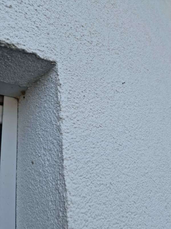 BAU.DE / BAU-Forum: 2. Bild zu Frage "Wärmedämmfassade durch Nägel beschädigt? Risiken, Reparatur & Kostenübernahme" im BAU-Forum "Außenwände und Fassaden" BAU.DE / BAU-Forum: 2. Bild zu Frage "Wärmedämmfassade durch Nägel beschädigt? Risiken, Reparatur & Kostenübernahme" im BAU-Forum "Außenwände und Fassaden"