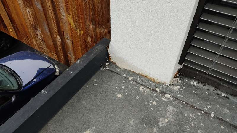 BAU.DE / BAU-Forum: 4. Bild zu Frage "Terrassenmauer auf Bitumendach bauen: Verbindung, Statik & Entwässerung prüfen?" im BAU-Forum "Balkon und Terrasse" BAU.DE / BAU-Forum: 4. Bild zu Frage "Terrassenmauer auf Bitumendach bauen: Verbindung, Statik & Entwässerung prüfen?" im BAU-Forum "Balkon und Terrasse"