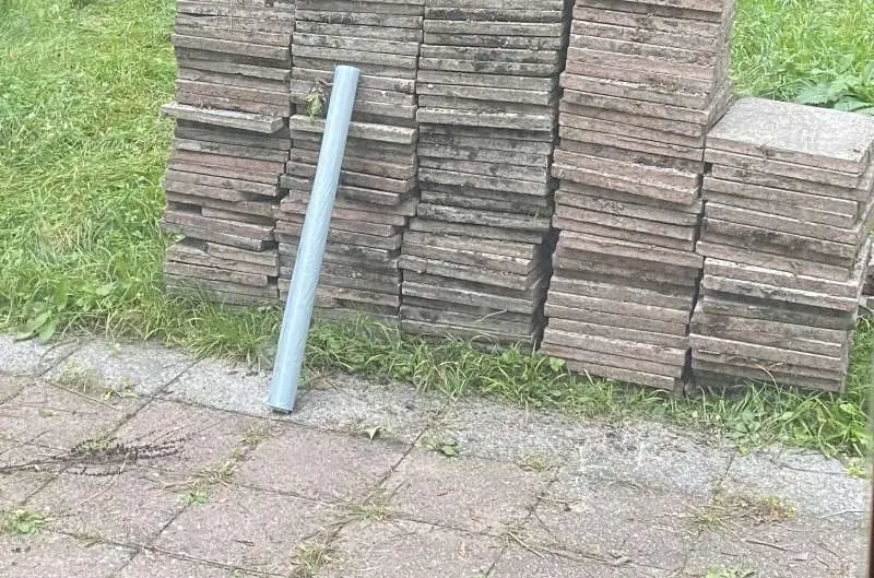 BAU.DE / BAU-Forum: 1. Bild zu Frage "Terrasse neu verlegen: Drainagemörtel vs. Splittbett – Knirschen, Fugen & Materialwahl?" im BAU-Forum "Balkon und Terrasse" BAU.DE / BAU-Forum: 1. Bild zu Frage "Terrasse neu verlegen: Drainagemörtel vs. Splittbett – Knirschen, Fugen & Materialwahl?" im BAU-Forum "Balkon und Terrasse"