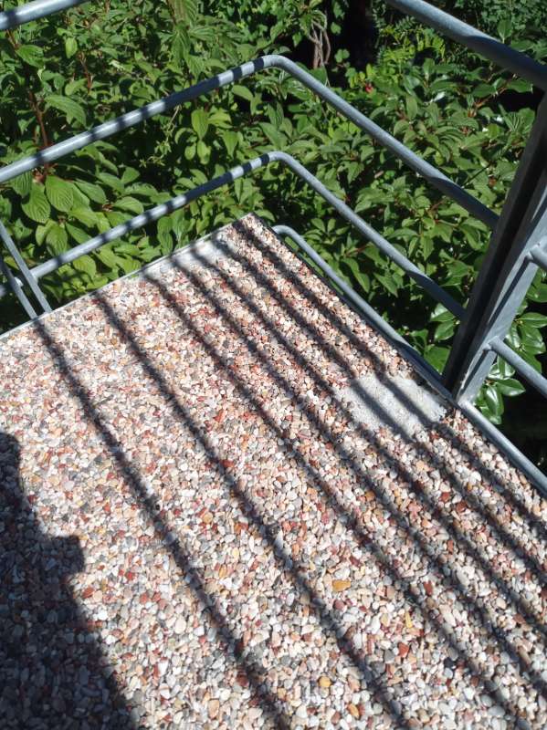 BAU.DE / BAU-Forum: 1. Bild zu Antwort "Balkon-Sanierung: Fotos zur Beurteilung der Ausführung" auf die Frage "Balkonsanierung: Staunässe & Nachtropfen nach Abdichtung – Ursachen & Lösungen?" im BAU-Forum "Balkon und Terrasse" BAU.DE / BAU-Forum: 1. Bild zu Antwort "Balkon-Sanierung: Fotos zur Beurteilung der Ausführung" auf die Frage "Balkonsanierung: Staunässe & Nachtropfen nach Abdichtung – Ursachen & Lösungen?" im BAU-Forum "Balkon und Terrasse"