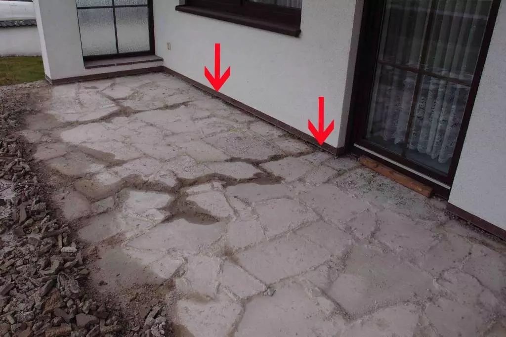 BAU.DE / BAU-Forum: 2. Bild zu Frage "Terrassenabdichtung erneuern: Kosten, Materialien & Anleitung für ebene Flächen?" im BAU-Forum "Balkon und Terrasse" BAU.DE / BAU-Forum: 2. Bild zu Frage "Terrassenabdichtung erneuern: Kosten, Materialien & Anleitung für ebene Flächen?" im BAU-Forum "Balkon und Terrasse"