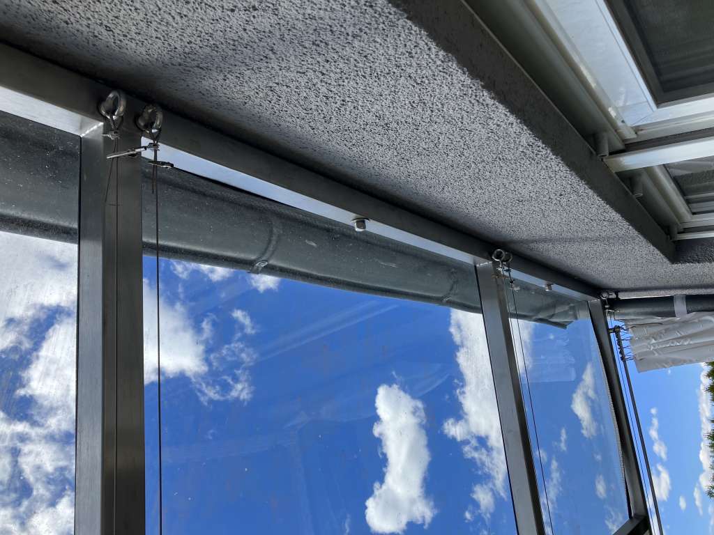 BAU.DE / BAU-Forum: 5. Bild zu Antwort "Terrassendach: Glasplatten – Keine Verschraubung sichtbar!" auf die Frage "Terrassendach Glasplatten: Schaumstoff-Streifen lösen sich – Ursachen & Lösungen?" im BAU-Forum "Baustoffe" BAU.DE / BAU-Forum: 5. Bild zu Antwort "Terrassendach: Glasplatten – Keine Verschraubung sichtbar!" auf die Frage "Terrassendach Glasplatten: Schaumstoff-Streifen lösen sich – Ursachen & Lösungen?" im BAU-Forum "Baustoffe"