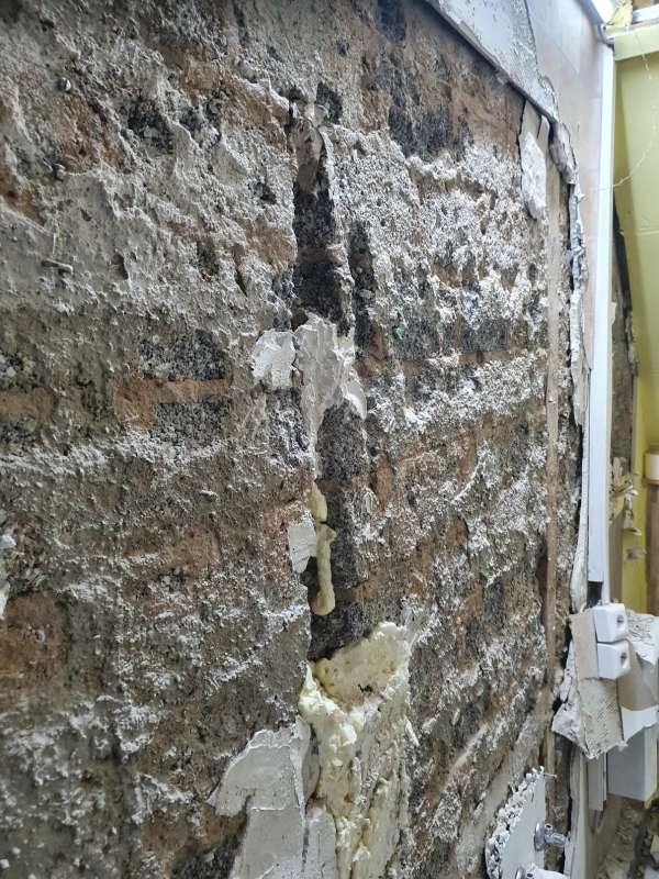BAU.DE / BAU-Forum: 2. Bild zu Frage "Holzständerhaus Wandaufbau 1930: Sanierung mit Kalkputz, Feuchtigkeit & ideale Materialien?" im BAU-Forum "Ökologisches und biologisches Bauen" BAU.DE / BAU-Forum: 2. Bild zu Frage "Holzständerhaus Wandaufbau 1930: Sanierung mit Kalkputz, Feuchtigkeit & ideale Materialien?" im BAU-Forum "Ökologisches und biologisches Bauen"