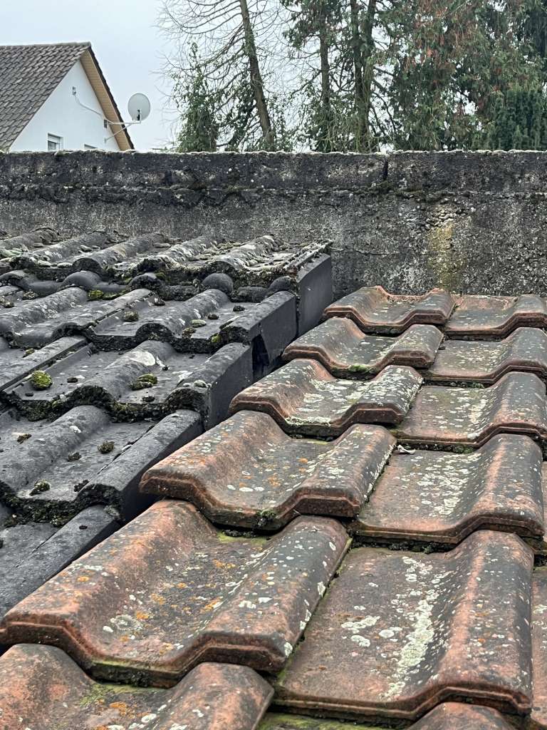 BAU.DE / BAU-Forum: 2. Bild zu Frage "Dachlücke schließen: Lösungen, Materialien & Abdichtung für unterschiedliche Höhen?" im BAU-Forum "Dach" BAU.DE / BAU-Forum: 2. Bild zu Frage "Dachlücke schließen: Lösungen, Materialien & Abdichtung für unterschiedliche Höhen?" im BAU-Forum "Dach"