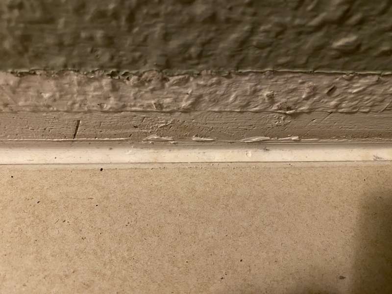BAU.DE / BAU-Forum: 3. Bild zu Frage "Acryl als Dehnungsfuge bei Fußbodenheizung: Risiken, Alternativen & Fachgerechte Abdichtung?" im BAU-Forum "Estrich und Bodenbeläge" BAU.DE / BAU-Forum: 3. Bild zu Frage "Acryl als Dehnungsfuge bei Fußbodenheizung: Risiken, Alternativen & Fachgerechte Abdichtung?" im BAU-Forum "Estrich und Bodenbeläge"