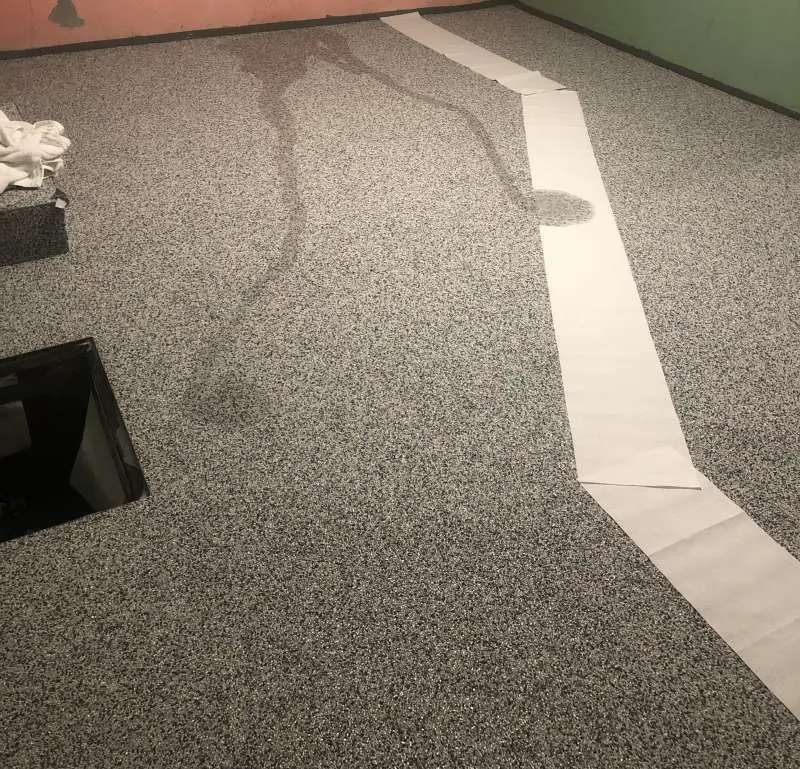 BAU.DE / BAU-Forum: 1. Bild zu Frage "Kellergefälle fehlt nach Sanierung: Ursachen, Mängel & Rechte bei fehlender Drainage?" im BAU-Forum "Estrich und Bodenbeläge" BAU.DE / BAU-Forum: 1. Bild zu Frage "Kellergefälle fehlt nach Sanierung: Ursachen, Mängel & Rechte bei fehlender Drainage?" im BAU-Forum "Estrich und Bodenbeläge"