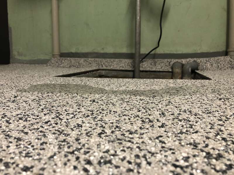 BAU.DE / BAU-Forum: 2. Bild zu Frage "Kellergefälle fehlt nach Sanierung: Ursachen, Mängel & Rechte bei fehlender Drainage?" im BAU-Forum "Estrich und Bodenbeläge" BAU.DE / BAU-Forum: 2. Bild zu Frage "Kellergefälle fehlt nach Sanierung: Ursachen, Mängel & Rechte bei fehlender Drainage?" im BAU-Forum "Estrich und Bodenbeläge"