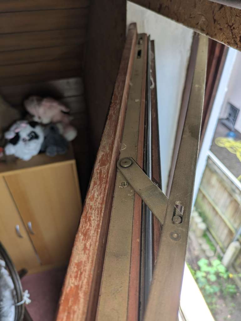 BAU.DE / BAU-Forum: 5. Bild zu Antwort "Zusatzinfo: Holzfenster Reparatur – Weitere Detail-Bilder" auf die Frage "Altes Holzfenster einstellen: Ursachen, Optionen & Tipps zur Reparatur?" im BAU-Forum "Fenster und Außentüren" BAU.DE / BAU-Forum: 5. Bild zu Antwort "Zusatzinfo: Holzfenster Reparatur – Weitere Detail-Bilder" auf die Frage "Altes Holzfenster einstellen: Ursachen, Optionen & Tipps zur Reparatur?" im BAU-Forum "Fenster und Außentüren"