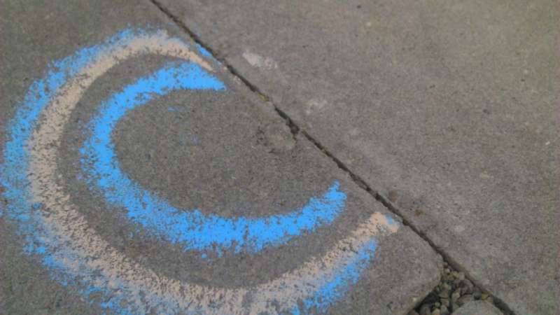 BAU.DE / BAU-Forum: 5. Bild zu Frage "Betonpflaster Löcher & Abplatzungen: Ursachen, Rechte & Sanierungskosten?" im BAU-Forum "Rund um den Garten" BAU.DE / BAU-Forum: 5. Bild zu Frage "Betonpflaster Löcher & Abplatzungen: Ursachen, Rechte & Sanierungskosten?" im BAU-Forum "Rund um den Garten"