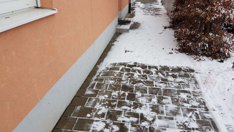 BAU.DE / BAU-Forum: 2. Bild zu Frage "Pflastersteine uneben: Ursachenforschung & Risikobewertung für Gehwegschäden?" im BAU-Forum "Rund um den Garten" BAU.DE / BAU-Forum: 2. Bild zu Frage "Pflastersteine uneben: Ursachenforschung & Risikobewertung für Gehwegschäden?" im BAU-Forum "Rund um den Garten"