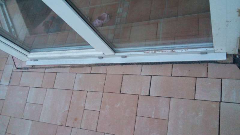 BAU.DE / BAU-Forum: 2. Bild zu Frage "Pflasterarbeiten mangelhaft: Rechte auf Nachbesserung? Toleranzen, Mängel & Sachverständiger" im BAU-Forum "Rund um den Garten" BAU.DE / BAU-Forum: 2. Bild zu Frage "Pflasterarbeiten mangelhaft: Rechte auf Nachbesserung? Toleranzen, Mängel & Sachverständiger" im BAU-Forum "Rund um den Garten"