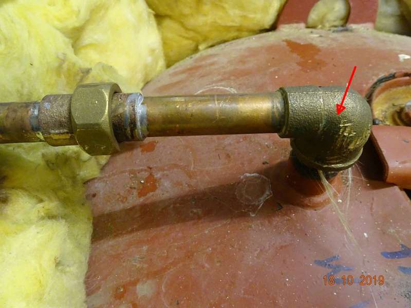 BAU.DE / BAU-Forum: 3. Bild zu Antwort "Buderus SR120: Engstelle am Winkel – Ursache gefunden!" auf die Frage "Buderus Warmwasserspeicher SR120: Druckverlust & Zirkulationsprobleme – Ursachen & Lösungen?" im BAU-Forum "Heizung / Warmwasser" BAU.DE / BAU-Forum: 3. Bild zu Antwort "Buderus SR120: Engstelle am Winkel – Ursache gefunden!" auf die Frage "Buderus Warmwasserspeicher SR120: Druckverlust & Zirkulationsprobleme – Ursachen & Lösungen?" im BAU-Forum "Heizung / Warmwasser"