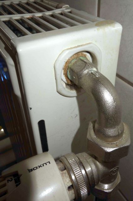 BAU.DE / BAU-Forum: 2. Bild zu Frage "Heizkörperverkleidung demontieren: Anleitung, Systeme & Reinigungstipps" im BAU-Forum "Heizung / Warmwasser" BAU.DE / BAU-Forum: 2. Bild zu Frage "Heizkörperverkleidung demontieren: Anleitung, Systeme & Reinigungstipps" im BAU-Forum "Heizung / Warmwasser"