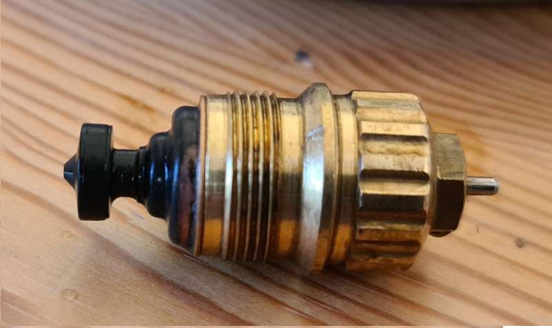 BAU.DE / BAU-Forum: 1. Bild zu Frage "Danfoss Heizungsventil (30+ Jahre): Ersatzteile finden – Bezugsquellen & Alternativen?" im BAU-Forum "Heizung / Warmwasser" BAU.DE / BAU-Forum: 1. Bild zu Frage "Danfoss Heizungsventil (30+ Jahre): Ersatzteile finden – Bezugsquellen & Alternativen?" im BAU-Forum "Heizung / Warmwasser"