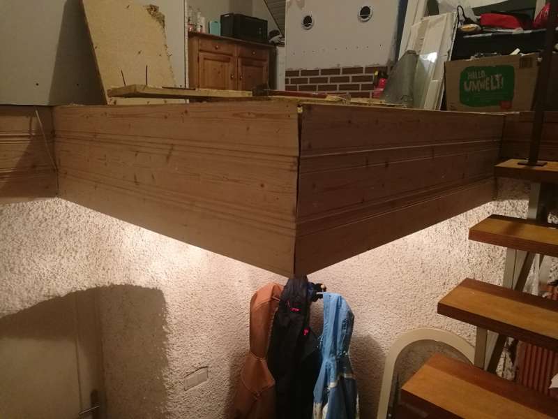 BAU.DE / BAU-Forum: 2. Bild zu Frage "Deckenausschnitt vergrößern im Altbau: Statik prüfen, Überhang entfernen – Was beachten?" im BAU-Forum "Holzbau" BAU.DE / BAU-Forum: 2. Bild zu Frage "Deckenausschnitt vergrößern im Altbau: Statik prüfen, Überhang entfernen – Was beachten?" im BAU-Forum "Holzbau"