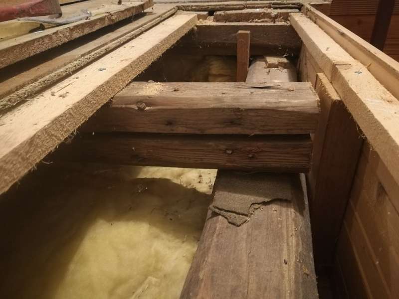 BAU.DE / BAU-Forum: 5. Bild zu Frage "Deckenausschnitt vergrößern im Altbau: Statik prüfen, Überhang entfernen – Was beachten?" im BAU-Forum "Holzbau" BAU.DE / BAU-Forum: 5. Bild zu Frage "Deckenausschnitt vergrößern im Altbau: Statik prüfen, Überhang entfernen – Was beachten?" im BAU-Forum "Holzbau"