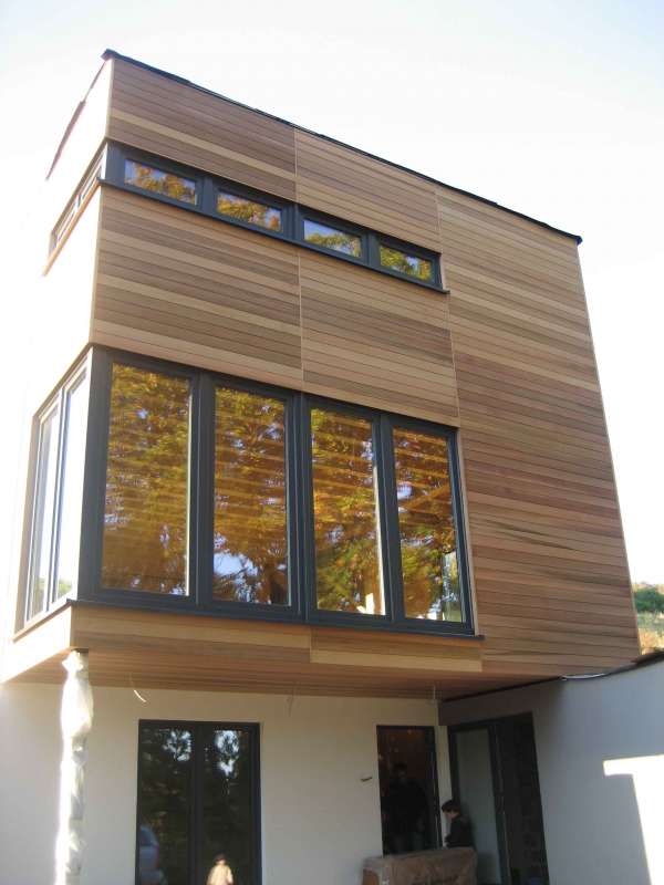 BAU.DE / BAU-Forum: 2. Bild zu Frage "Schwarze Flecken auf Zedernholz-Fassade: Ursachen, Entfernung & Vorbeugung?" im BAU-Forum "Holzschutz, Holzschäden, Holzsanierung" BAU.DE / BAU-Forum: 2. Bild zu Frage "Schwarze Flecken auf Zedernholz-Fassade: Ursachen, Entfernung & Vorbeugung?" im BAU-Forum "Holzschutz, Holzschäden, Holzsanierung"