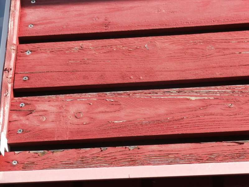 BAU.DE / BAU-Forum: 1. Bild zu Frage "Holzfassade sanieren & streichen: Lärche reinigen, Mängel beheben & Anstrich-Empfehlungen" im BAU-Forum "Holzschutz, Holzschäden, Holzsanierung" BAU.DE / BAU-Forum: 1. Bild zu Frage "Holzfassade sanieren & streichen: Lärche reinigen, Mängel beheben & Anstrich-Empfehlungen" im BAU-Forum "Holzschutz, Holzschäden, Holzsanierung"