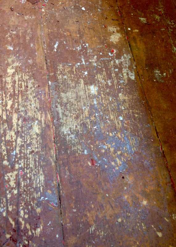 BAU.DE / BAU-Forum: 2. Bild zu Frage "Ochsenblutfarbe Dielen überstreichen: Vorbereitung, Material & Vorgehen für optimales Ergebnis" im BAU-Forum "Holzschutz, Holzschäden, Holzsanierung" BAU.DE / BAU-Forum: 2. Bild zu Frage "Ochsenblutfarbe Dielen überstreichen: Vorbereitung, Material & Vorgehen für optimales Ergebnis" im BAU-Forum "Holzschutz, Holzschäden, Holzsanierung"