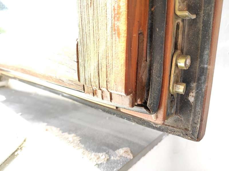 BAU.DE / BAU-Forum: 5. Bild zu Frage "Holzfenster Sanierung: Grobporiges Holz, Anstrich – Ist die Ausführung in Ordnung?" im BAU-Forum "Holzschutz, Holzschäden, Holzsanierung" BAU.DE / BAU-Forum: 5. Bild zu Frage "Holzfenster Sanierung: Grobporiges Holz, Anstrich – Ist die Ausführung in Ordnung?" im BAU-Forum "Holzschutz, Holzschäden, Holzsanierung"