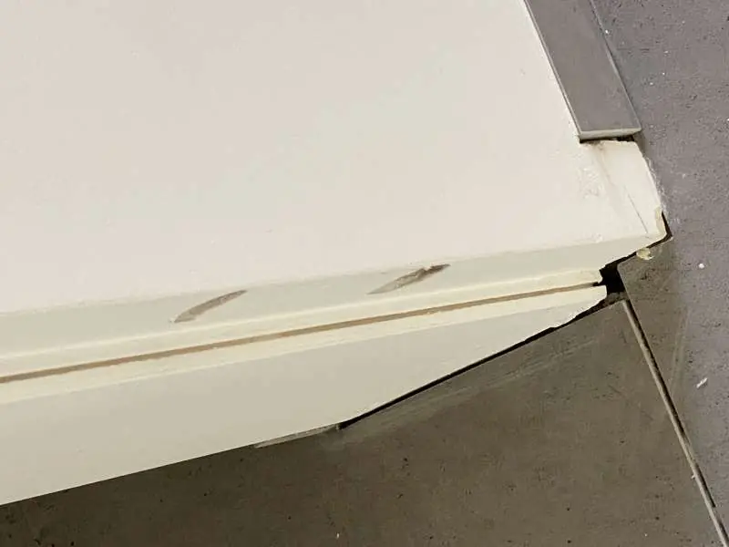 BAU.DE / BAU-Forum: 1. Bild zu Frage "Flächenbündige Sockelleisten an Undercover Zarge: Montageprobleme, Lösungen & Alternativen?" im BAU-Forum "Innenwände" BAU.DE / BAU-Forum: 1. Bild zu Frage "Flächenbündige Sockelleisten an Undercover Zarge: Montageprobleme, Lösungen & Alternativen?" im BAU-Forum "Innenwände"