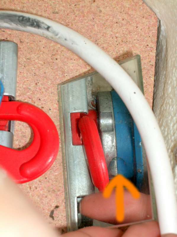 BAU.DE / BAU-Forum: 1. Bild zu Antwort "Lösung: Becker Rollladenmotor Endpunkte mit Inbus justiert!" auf die Frage "Becker Rollladenmotor einstellen: Endpunkte justieren nach Halter-Tausch – Anleitung & Tipps" im BAU-Forum "Installation: Elektro, Gas, Wasser, Fernwärme etc." BAU.DE / BAU-Forum: 1. Bild zu Antwort "Lösung: Becker Rollladenmotor Endpunkte mit Inbus justiert!" auf die Frage "Becker Rollladenmotor einstellen: Endpunkte justieren nach Halter-Tausch – Anleitung & Tipps" im BAU-Forum "Installation: Elektro, Gas, Wasser, Fernwärme etc."