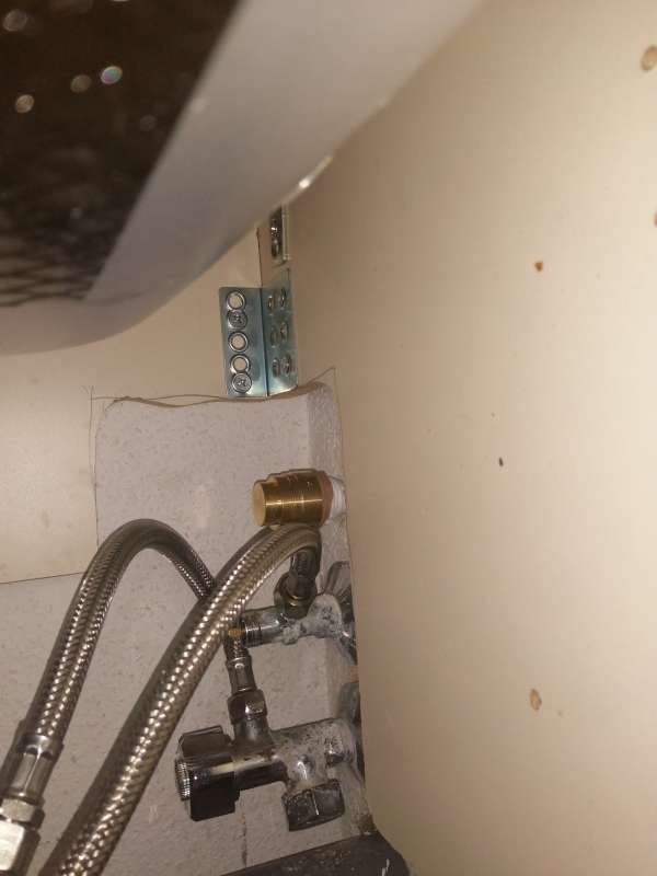 BAU.DE / BAU-Forum: 2. Bild zu Frage "Offenes Blindrohr in Küche: Ursachen, Risiken & Sofortmaßnahmen bei Wasserschaden?" im BAU-Forum "Installation: Elektro, Gas, Wasser, Fernwärme etc." BAU.DE / BAU-Forum: 2. Bild zu Frage "Offenes Blindrohr in Küche: Ursachen, Risiken & Sofortmaßnahmen bei Wasserschaden?" im BAU-Forum "Installation: Elektro, Gas, Wasser, Fernwärme etc."