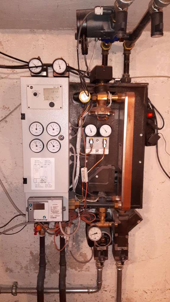 BAU.DE / BAU-Forum: 2. Bild zu Frage "Warmwasser Rückfluss reduziert: Rückschlagventil prüfen, Ursachen & Lösungen" im BAU-Forum "Installation: Elektro, Gas, Wasser, Fernwärme etc." BAU.DE / BAU-Forum: 2. Bild zu Frage "Warmwasser Rückfluss reduziert: Rückschlagventil prüfen, Ursachen & Lösungen" im BAU-Forum "Installation: Elektro, Gas, Wasser, Fernwärme etc."