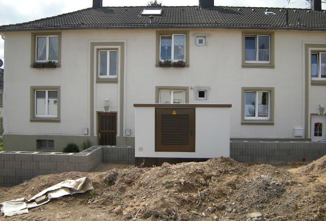 BAU.DE / BAU-Forum: 1. Bild zu Frage "Trafostation am Grundstück: Grenzabstand, Bauhöhe & NRW-Vorschriften?" im BAU-Forum "Normen, Vorschriften, Verordnungen etc." BAU.DE / BAU-Forum: 1. Bild zu Frage "Trafostation am Grundstück: Grenzabstand, Bauhöhe & NRW-Vorschriften?" im BAU-Forum "Normen, Vorschriften, Verordnungen etc."