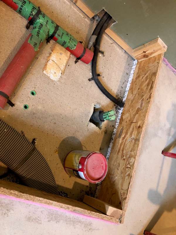 BAU.DE / BAU-Forum: 2. Bild zu Frage "Duschwanne einbauen: Wannenträger vs. Untergestell – Vor- & Nachteile im Altbau?" im BAU-Forum "Sanitär, Bad, Dusche, WC" BAU.DE / BAU-Forum: 2. Bild zu Frage "Duschwanne einbauen: Wannenträger vs. Untergestell – Vor- & Nachteile im Altbau?" im BAU-Forum "Sanitär, Bad, Dusche, WC"