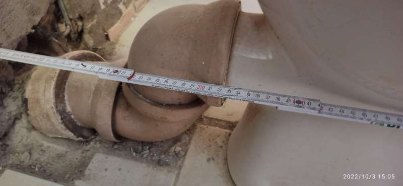 BAU.DE / BAU-Forum: 2. Bild zu Frage "Gussrohr WC-Abfluss verbinden: Adapter, Alternativen & Fachmann-Tipps für Altbau" im BAU-Forum "Sanitär, Bad, Dusche, WC" BAU.DE / BAU-Forum: 2. Bild zu Frage "Gussrohr WC-Abfluss verbinden: Adapter, Alternativen & Fachmann-Tipps für Altbau" im BAU-Forum "Sanitär, Bad, Dusche, WC"