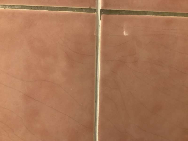 BAU.DE / BAU-Forum: 2. Bild zu Frage "Asbest in Fugenmasse: Gesundheitsrisiko, Sanierung & Testmöglichkeiten?" im BAU-Forum "Sanitär, Bad, Dusche, WC" BAU.DE / BAU-Forum: 2. Bild zu Frage "Asbest in Fugenmasse: Gesundheitsrisiko, Sanierung & Testmöglichkeiten?" im BAU-Forum "Sanitär, Bad, Dusche, WC"