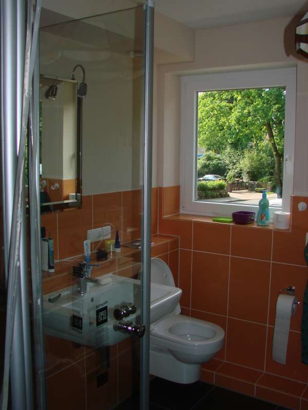 BAU.DE / BAU-Forum: 2. Bild zu Frage "Badsanierung: Dusche, Waschbecken, WC erneuern – 12.000 € Angebot realistisch?" im BAU-Forum "Sanitär, Bad, Dusche, WC" BAU.DE / BAU-Forum: 2. Bild zu Frage "Badsanierung: Dusche, Waschbecken, WC erneuern – 12.000 € Angebot realistisch?" im BAU-Forum "Sanitär, Bad, Dusche, WC"