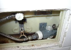 BAU.DE / BAU-Forum: 1. Bild zu Frage "Toilettenspülung reparieren: Schwimmerventil-Dichtungsprobleme & Lösungen" im BAU-Forum "Sanitär, Bad, Dusche, WC" BAU.DE / BAU-Forum: 1. Bild zu Frage "Toilettenspülung reparieren: Schwimmerventil-Dichtungsprobleme & Lösungen" im BAU-Forum "Sanitär, Bad, Dusche, WC"