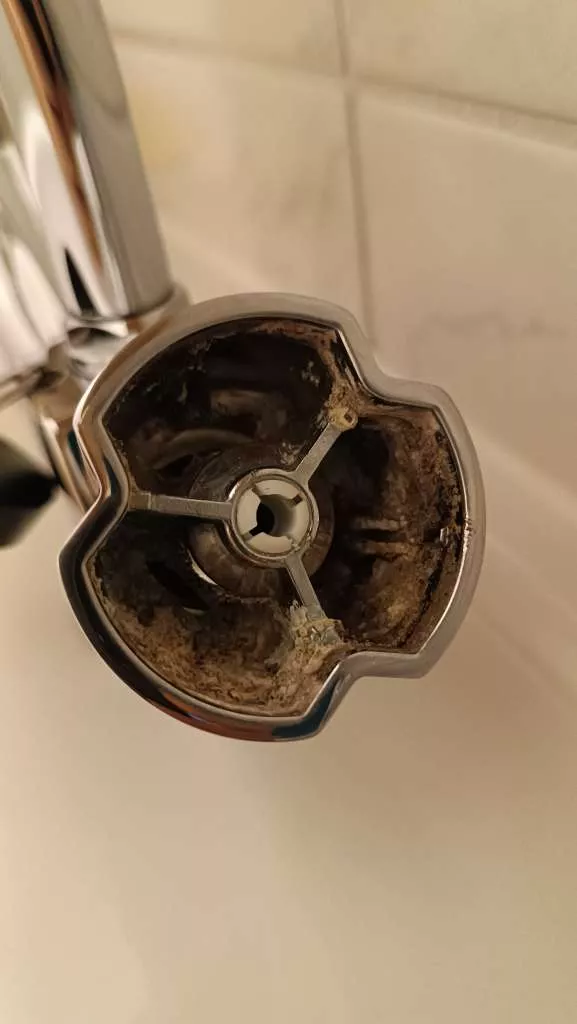 BAU.DE / BAU-Forum: 1. Bild zu Frage "Wie wechselt man Dichtungen bei einer Grohe Costa Trend Armatur?" im BAU-Forum "Sanitär, Bad, Dusche, WC" BAU.DE / BAU-Forum: 1. Bild zu Frage "Wie wechselt man Dichtungen bei einer Grohe Costa Trend Armatur?" im BAU-Forum "Sanitär, Bad, Dusche, WC"