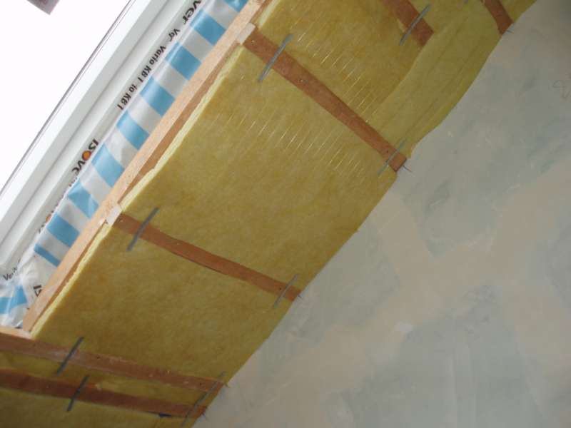 BAU.DE / BAU-Forum: 2. Bild zu Antwort "Kamin-Verfärbung: Bilder zum Aufbau der Dachdämmung" auf die Frage "Schwarze Verfärbung am Kamin der Brennwerttherme: Ursachen, Risiken & Sanierung?" im BAU-Forum "Modernisierung / Sanierung / Bauschäden" BAU.DE / BAU-Forum: 2. Bild zu Antwort "Kamin-Verfärbung: Bilder zum Aufbau der Dachdämmung" auf die Frage "Schwarze Verfärbung am Kamin der Brennwerttherme: Ursachen, Risiken & Sanierung?" im BAU-Forum "Modernisierung / Sanierung / Bauschäden"