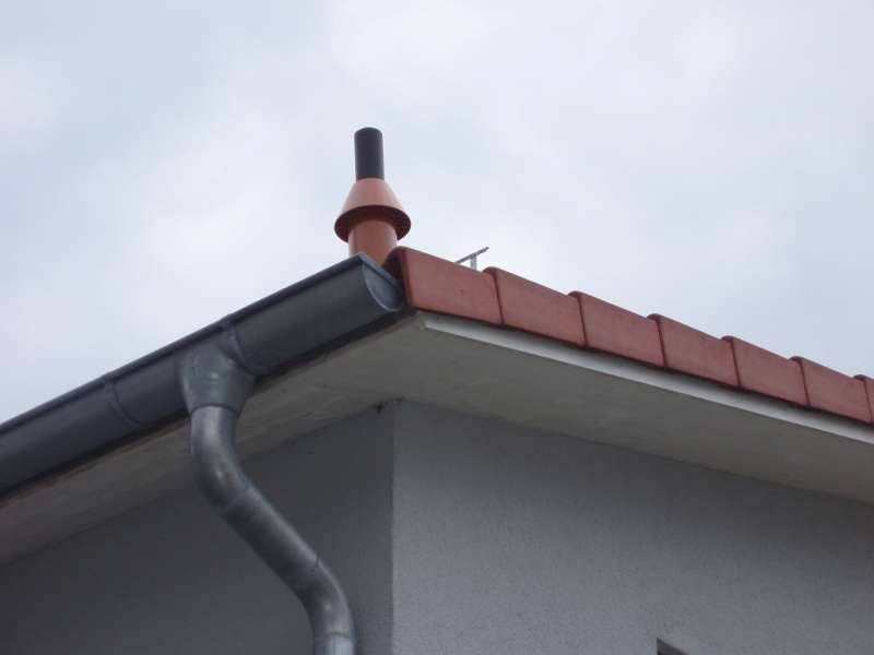 BAU.DE / BAU-Forum: 1. Bild zu Antwort "Dampfsperre prüfen: Herstellerangaben zum Kamin-System beachten" auf die Frage "Schwarze Verfärbung am Kamin der Brennwerttherme: Ursachen, Risiken & Sanierung?" im BAU-Forum "Modernisierung / Sanierung / Bauschäden" BAU.DE / BAU-Forum: 1. Bild zu Antwort "Dampfsperre prüfen: Herstellerangaben zum Kamin-System beachten" auf die Frage "Schwarze Verfärbung am Kamin der Brennwerttherme: Ursachen, Risiken & Sanierung?" im BAU-Forum "Modernisierung / Sanierung / Bauschäden"