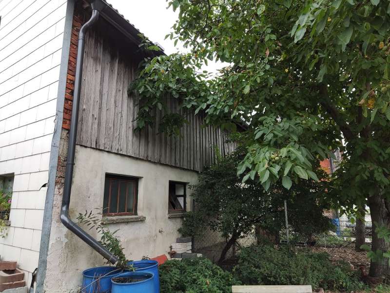BAU.DE / BAU-Forum: 2. Bild zu Frage "Beschädigte Außenwand am Stall: Statik gefährdet? Ursachen, Risiken & Sanierung" im BAU-Forum "Modernisierung / Sanierung / Bauschäden" BAU.DE / BAU-Forum: 2. Bild zu Frage "Beschädigte Außenwand am Stall: Statik gefährdet? Ursachen, Risiken & Sanierung" im BAU-Forum "Modernisierung / Sanierung / Bauschäden"