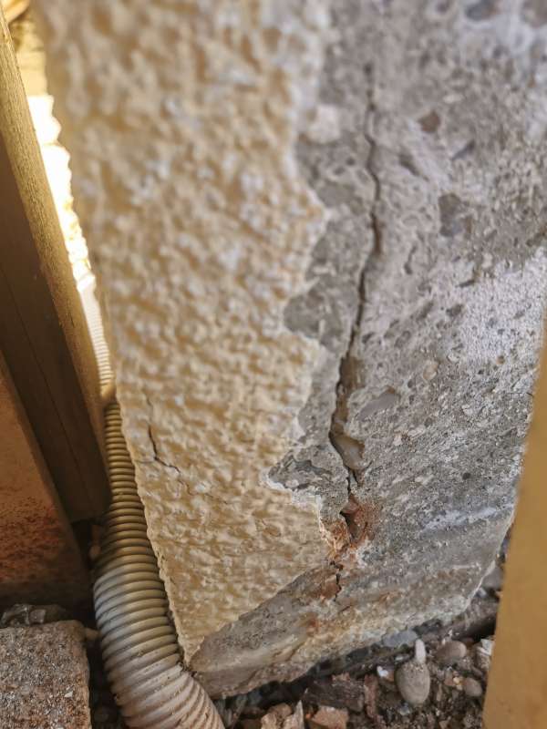 BAU.DE / BAU-Forum: 5. Bild zu Frage "Bewehrung Korrosion Fertiggarage sanieren: Anleitung, Kosten & Folgeschäden vermeiden?" im BAU-Forum "Modernisierung / Sanierung / Bauschäden" BAU.DE / BAU-Forum: 5. Bild zu Frage "Bewehrung Korrosion Fertiggarage sanieren: Anleitung, Kosten & Folgeschäden vermeiden?" im BAU-Forum "Modernisierung / Sanierung / Bauschäden"