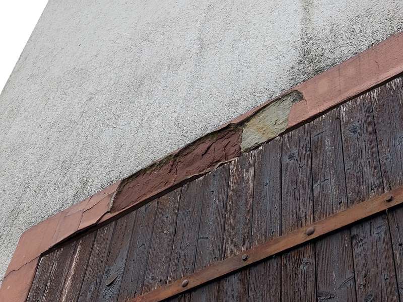 BAU.DE / BAU-Forum: 1. Bild zu Frage "Sandsteinverputz Reparatur: Ursachen, Material & Anleitung zur Sanierung?" im BAU-Forum "Modernisierung / Sanierung / Bauschäden" BAU.DE / BAU-Forum: 1. Bild zu Frage "Sandsteinverputz Reparatur: Ursachen, Material & Anleitung zur Sanierung?" im BAU-Forum "Modernisierung / Sanierung / Bauschäden"