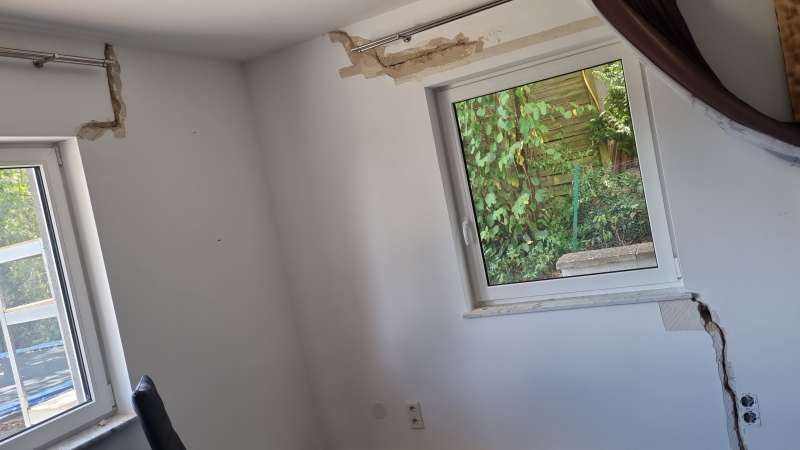 BAU.DE / BAU-Forum: 4. Bild zu Frage "Hausfundament beschädigt: Ursachen, Risiken & Kosten der Reparatur?" im BAU-Forum "Tiefbau und Spezialtiefbau" BAU.DE / BAU-Forum: 4. Bild zu Frage "Hausfundament beschädigt: Ursachen, Risiken & Kosten der Reparatur?" im BAU-Forum "Tiefbau und Spezialtiefbau"
