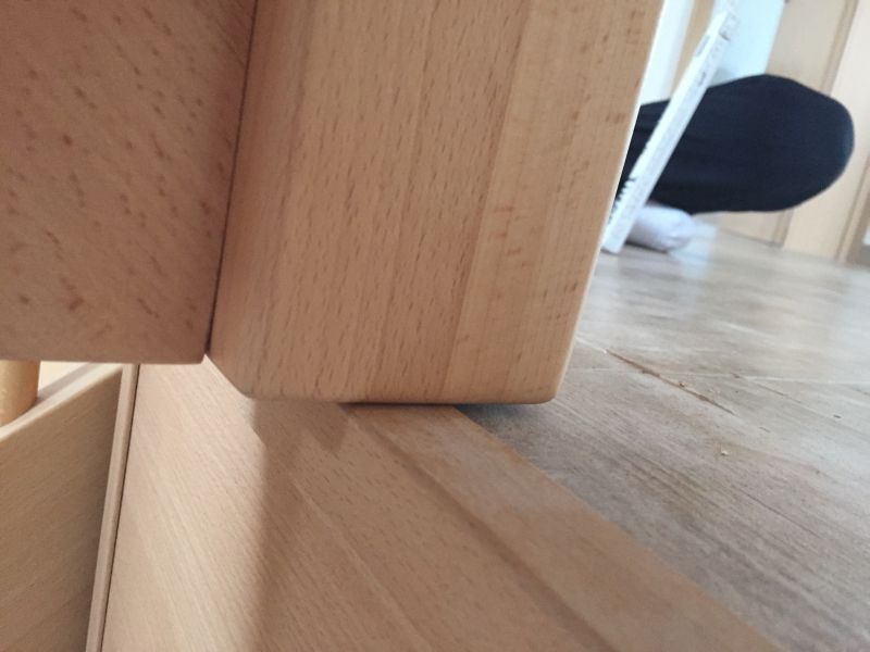 BAU.DE / BAU-Forum: 4. Bild zu Frage "Holztreppe mit Wangen: 2 cm Abstand zur Wand – Ursachen, Lösungen & Rechte des Bauherrn?" im BAU-Forum "Treppen, Rampen, Leitern" BAU.DE / BAU-Forum: 4. Bild zu Frage "Holztreppe mit Wangen: 2 cm Abstand zur Wand – Ursachen, Lösungen & Rechte des Bauherrn?" im BAU-Forum "Treppen, Rampen, Leitern"