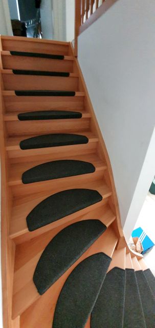 BAU.DE / BAU-Forum: 4. Bild zu Frage "Treppe zu lang: Was tun bei zu hoher Stufenanzahl? Rechte, Mietminderung & Lösung" im BAU-Forum "Treppen, Rampen, Leitern" BAU.DE / BAU-Forum: 4. Bild zu Frage "Treppe zu lang: Was tun bei zu hoher Stufenanzahl? Rechte, Mietminderung & Lösung" im BAU-Forum "Treppen, Rampen, Leitern"
