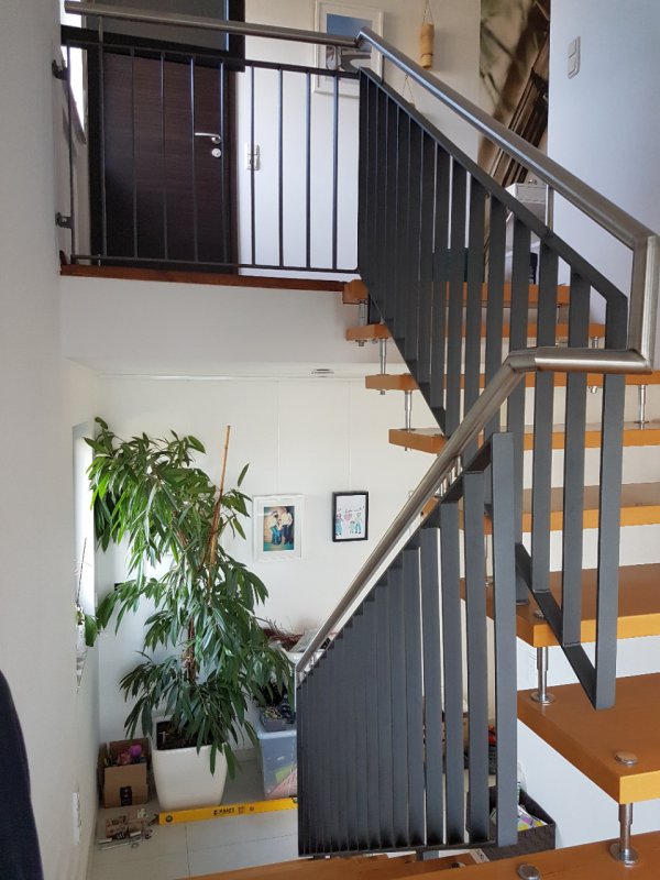 BAU.DE / BAU-Forum: 2. Bild zu Antwort "Bolzentreppe: Tragsystem – Wandanker & Bolzen im Detail" auf die Frage "Freitragende Bolzentreppe ausrichten: Ursachen, Absenkung beheben & Anleitung" im BAU-Forum "Treppen, Rampen, Leitern" BAU.DE / BAU-Forum: 2. Bild zu Antwort "Bolzentreppe: Tragsystem – Wandanker & Bolzen im Detail" auf die Frage "Freitragende Bolzentreppe ausrichten: Ursachen, Absenkung beheben & Anleitung" im BAU-Forum "Treppen, Rampen, Leitern"
