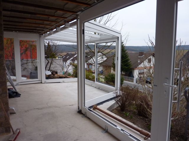 BAU.DE / BAU-Forum: 4. Bild zu Antwort "Dachanschluss Wintergarten: Probleme mit Regenwasser-Eintritt" auf die Frage "Wintergarten unter Balkon anschließen: Abdichtung, Schlagregen & Risiken?" im BAU-Forum "Wintergarten" BAU.DE / BAU-Forum: 4. Bild zu Antwort "Dachanschluss Wintergarten: Probleme mit Regenwasser-Eintritt" auf die Frage "Wintergarten unter Balkon anschließen: Abdichtung, Schlagregen & Risiken?" im BAU-Forum "Wintergarten"