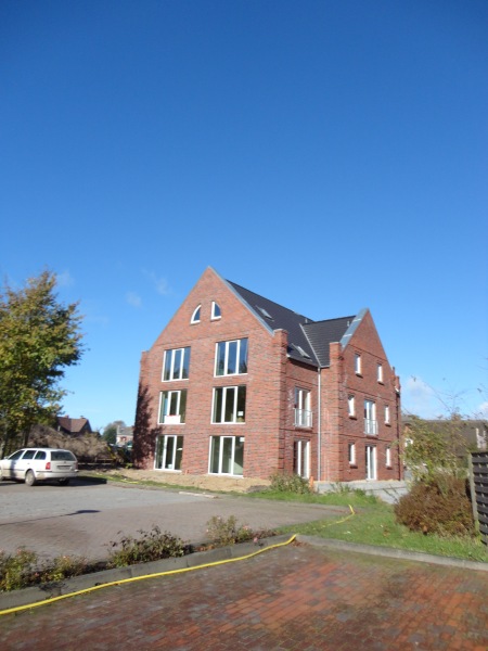 Bild von Hasselbrink Zimmerei - Titel: Dacharbeiten am Etagenhaus Bild von Hasselbrink Zimmerei - Titel: Dacharbeiten am Etagenhaus