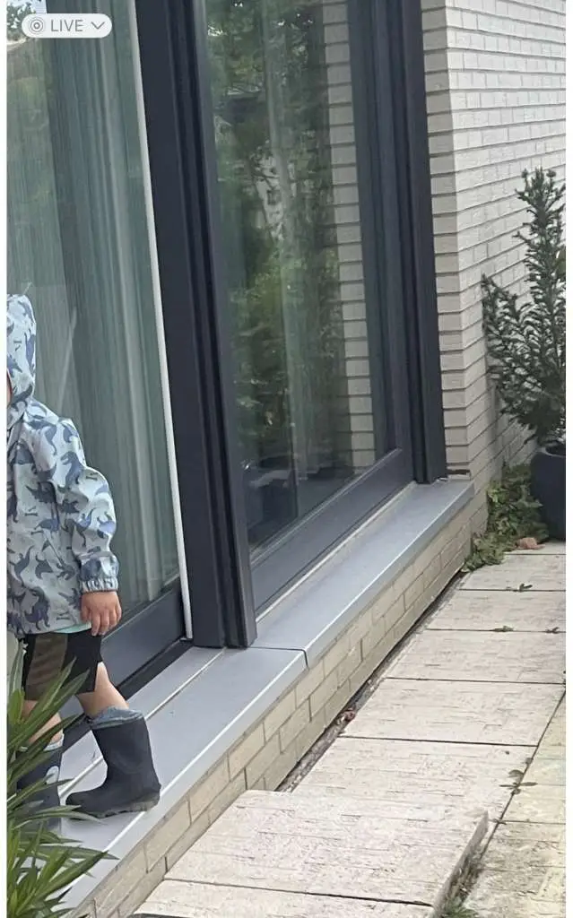 BAU-Forumsbeitrag: Fuge zwischen Hauswand und Terrasse schließen: Professionelle Abdichtung nach Starkregen? BAU-Forumsbeitrag: Fuge zwischen Hauswand und Terrasse schließen: Professionelle Abdichtung nach Starkregen?