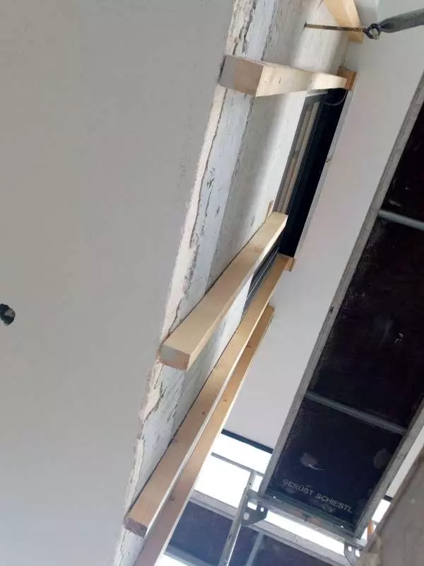 BAU.DE / BAU-Forum: 3. Bild zu Frage "Schimmel bei Holz auf Beton" im Forum "Außenwände und Fassaden" BAU.DE / BAU-Forum: 3. Bild zu Frage "Schimmel bei Holz auf Beton" im Forum "Außenwände und Fassaden"